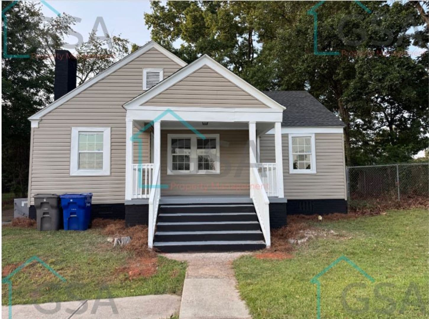 Spartanburg House: 694 Saxon Avenue