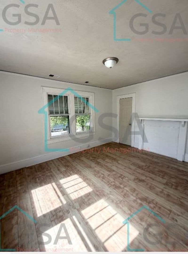 Greenville Apartment: 4113 East North Street