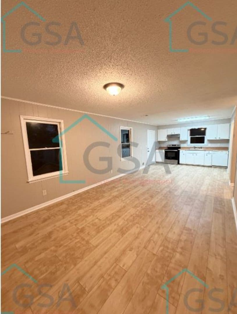 Greenville Apartment: -