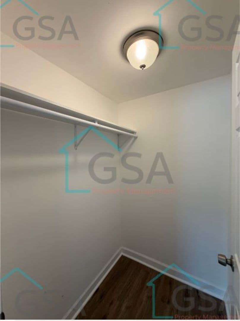 Greenville Apartment: -