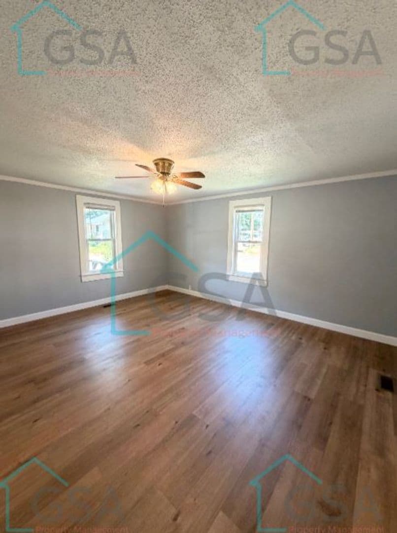 Greenville Apartment: 4113 East North Street