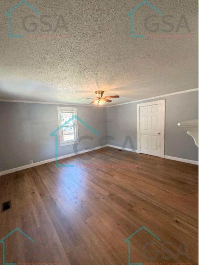 Greenville Apartment: 4113 East North Street