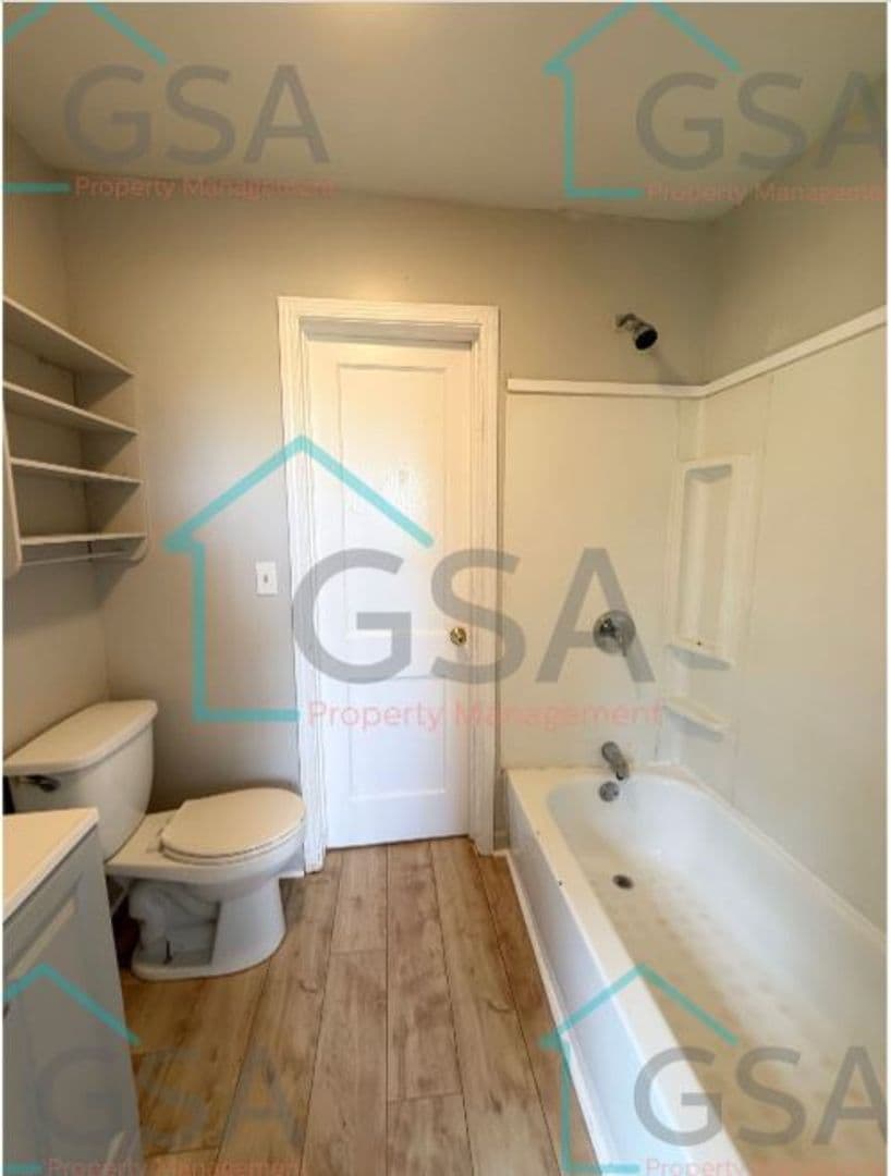 Greenville Apartment: _,_