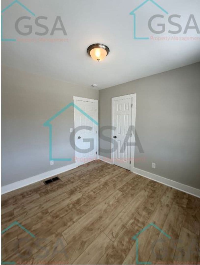 Spartanburg House: 694 Saxon Avenue