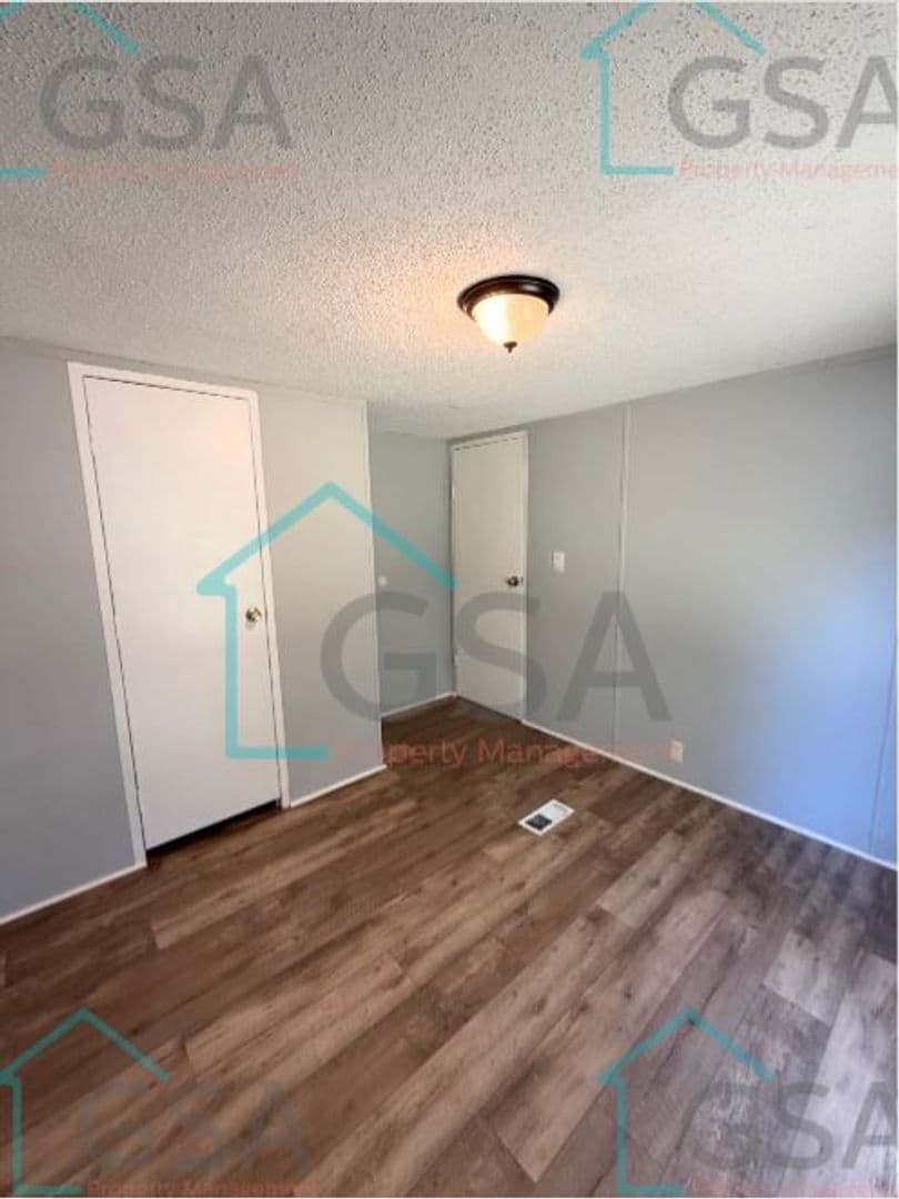 Pelzer Apartment: 304 Chevy Chase Blvd