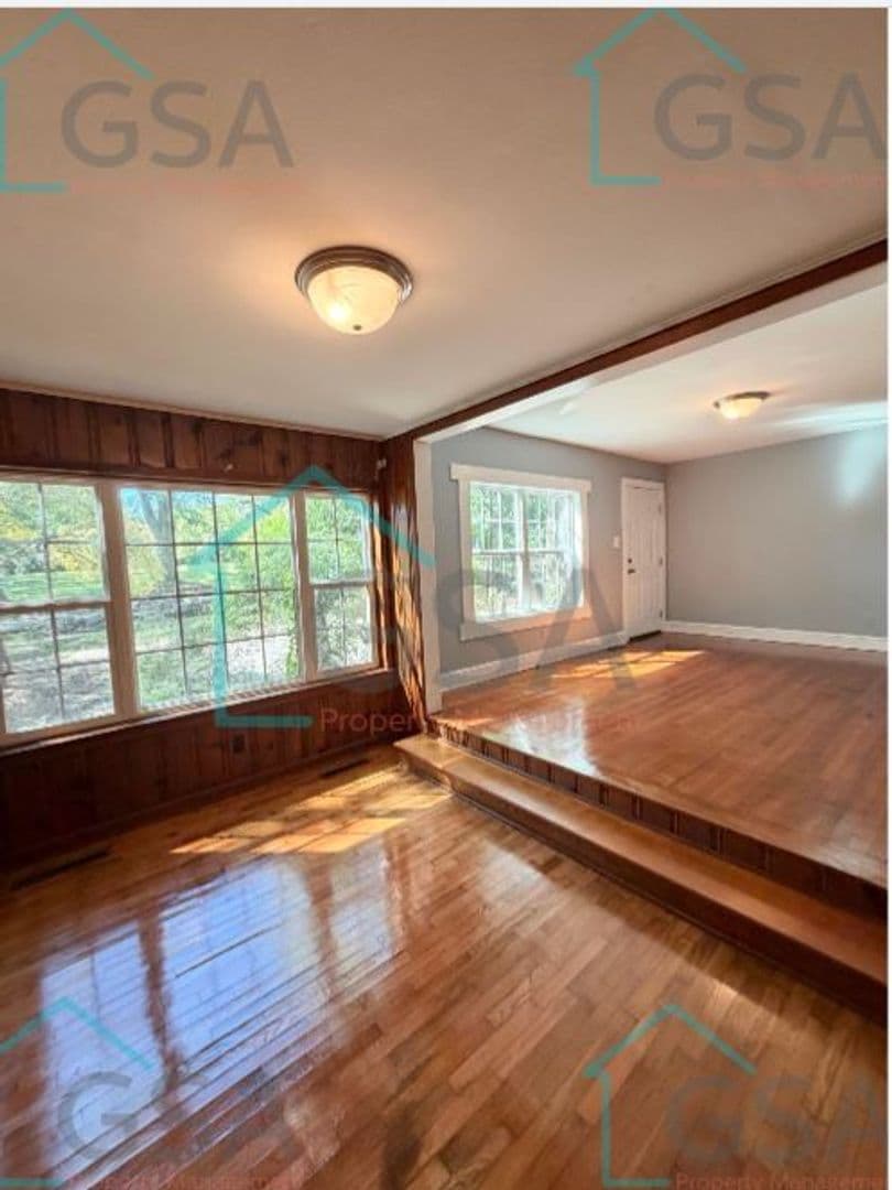 -Spartanburg Apartment: -