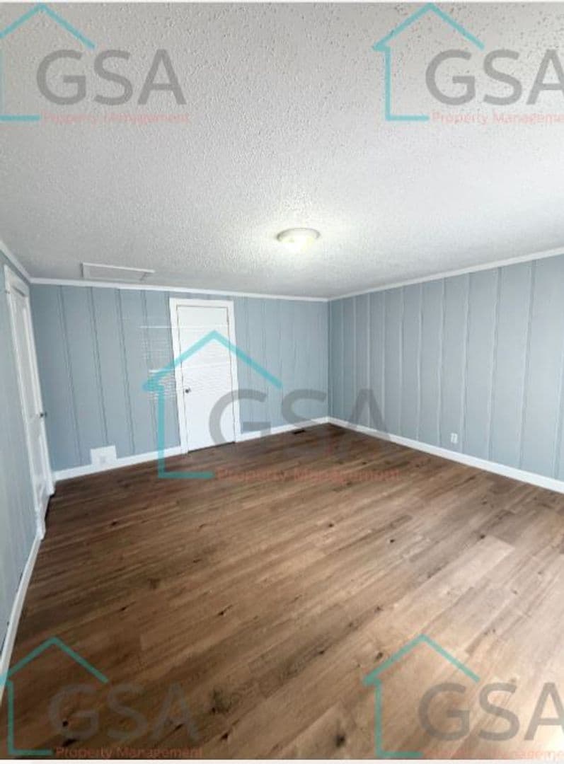 Greenville Apartment: 4113 East North Street