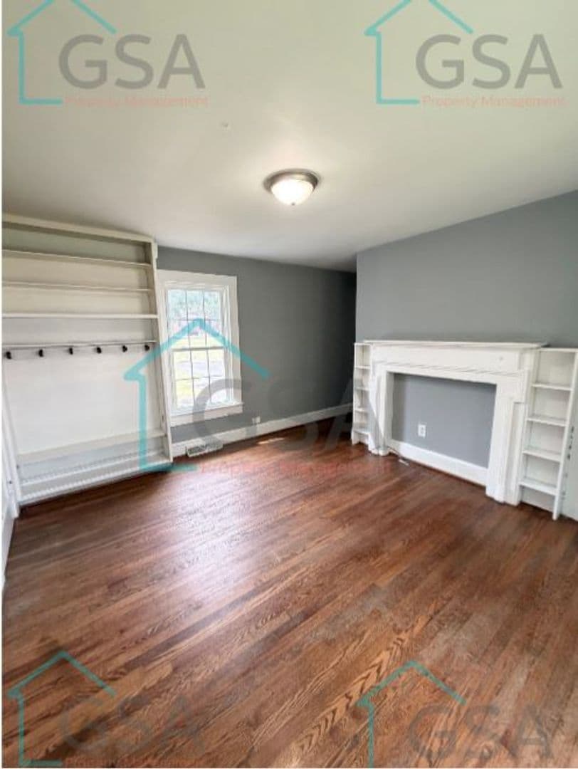 Greenville Apartment: -