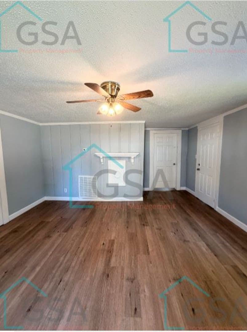 Greenville Apartment: 4113 East North Street