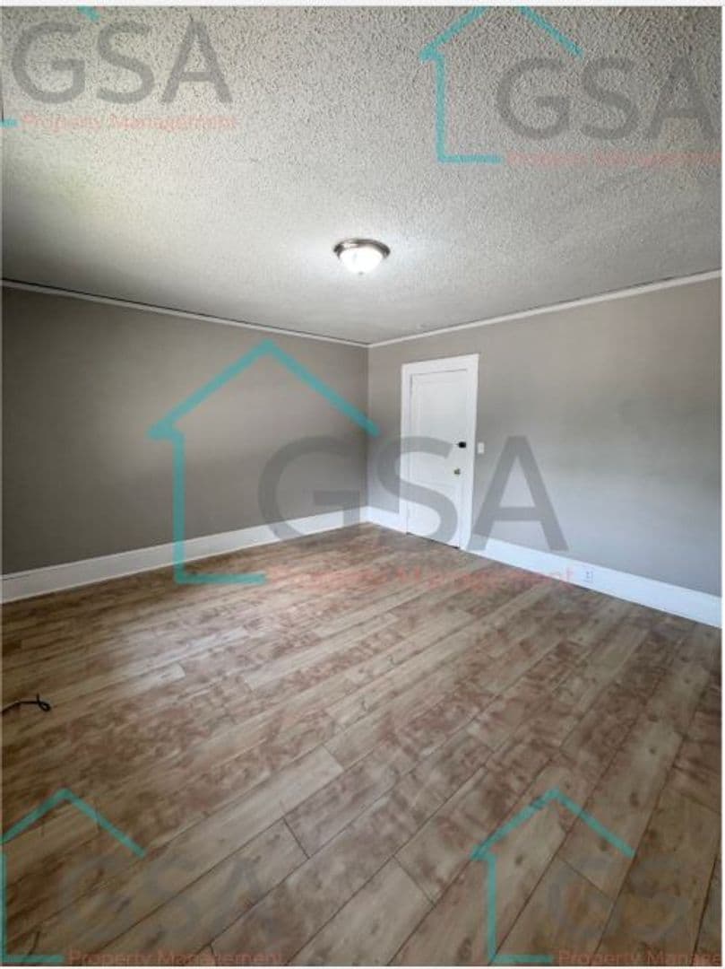 Greenville Apartment: 4113 East North Street