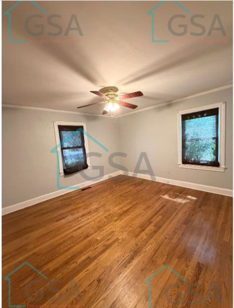 Greenville Apartment: _,_