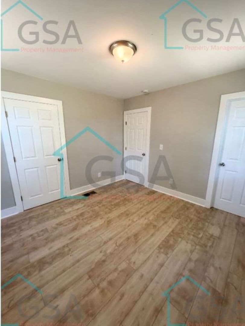 Spartanburg House: 694 Saxon Avenue