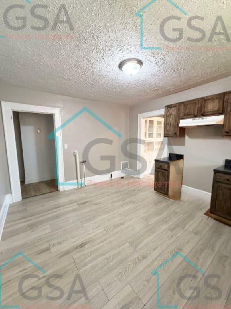 Greenville Apartment: 4113 East North Street