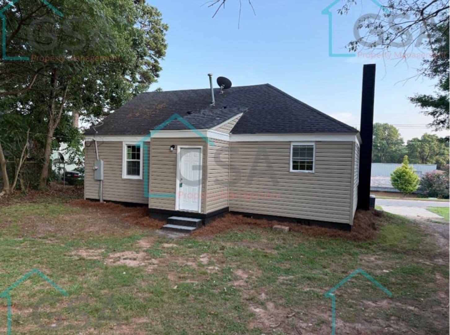Spartanburg House: 694 Saxon Avenue