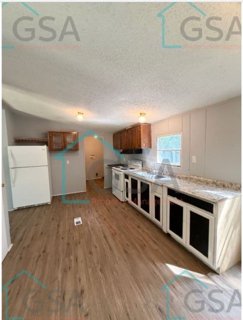Pelzer Apartment: 304 Chevy Chase Blvd