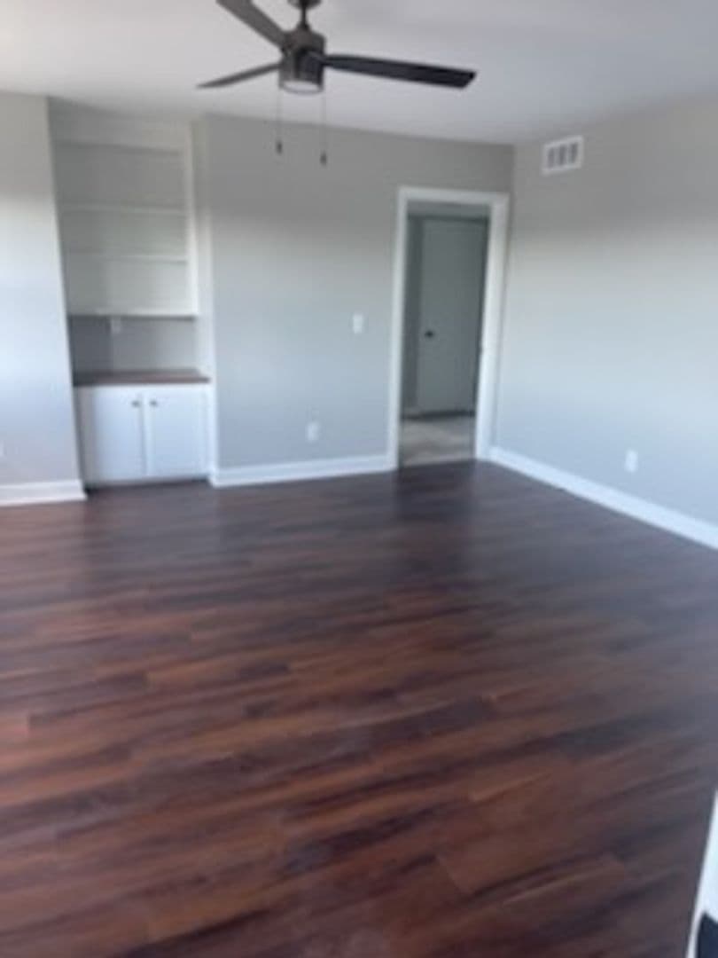 Seneca Apartment: 401 S. Fairplay Street