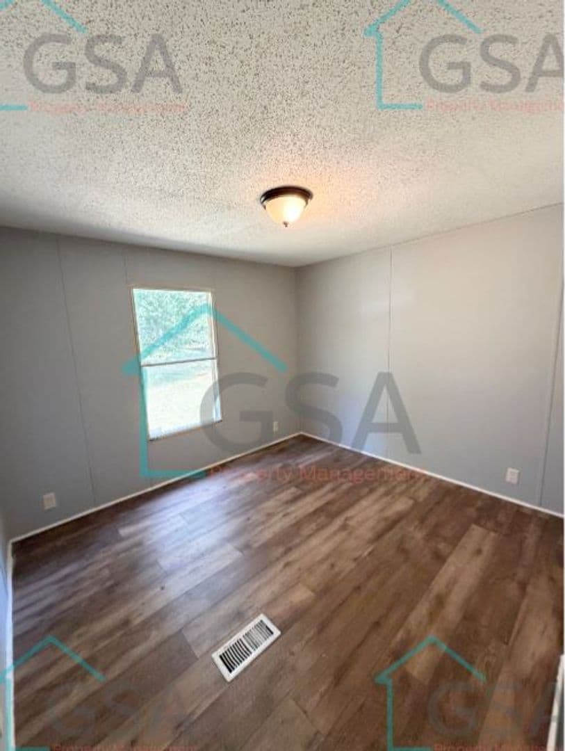 Pelzer Apartment: 304 Chevy Chase Blvd
