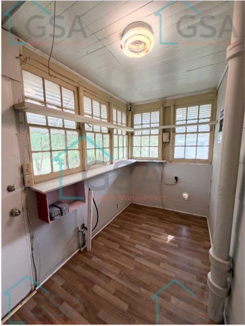 Greenville Apartment: -