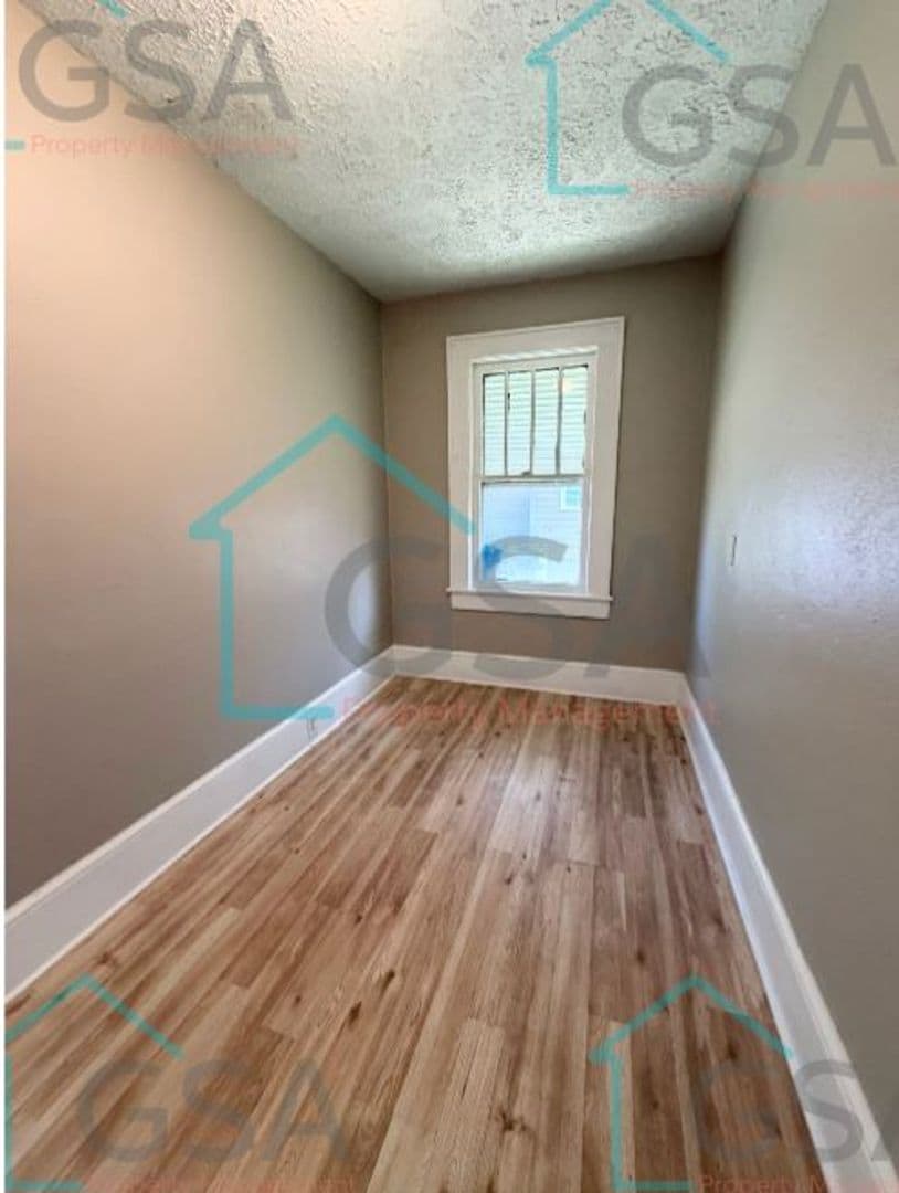 Greenville Apartment: 4113 East North Street