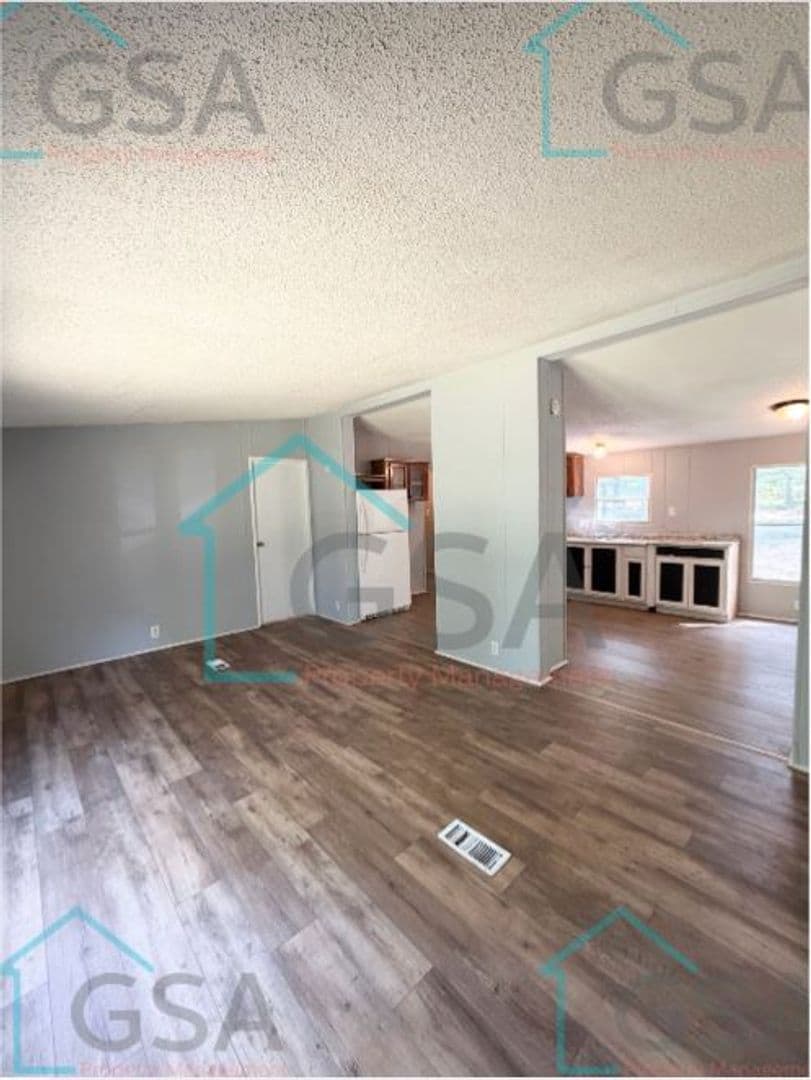 Pelzer Apartment: 304 Chevy Chase Blvd