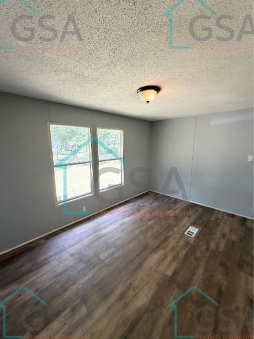 Pelzer Apartment: 304 Chevy Chase Blvd