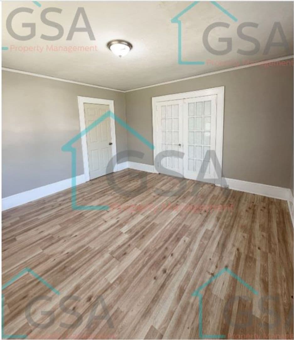 Greenville Apartment: 4113 East North Street