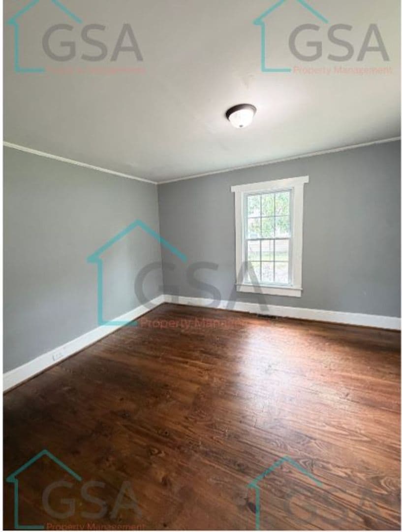 Greenville Apartment: -