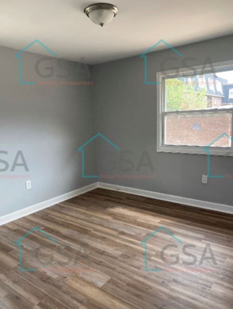 Seneca Apartment: 401 S. Fairplay Street