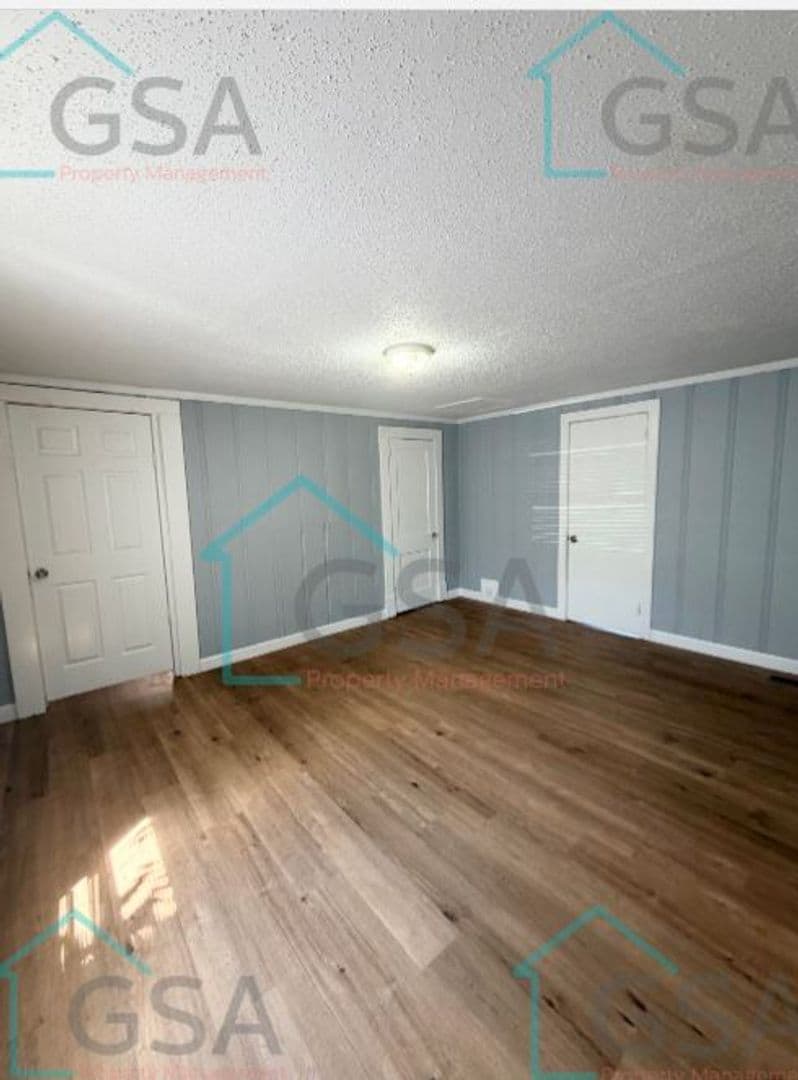 Greenville Apartment: 4113 East North Street
