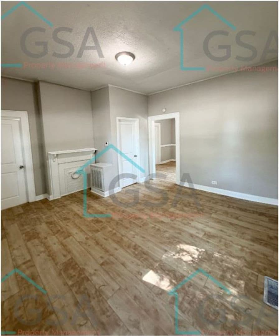 Greenville Apartment: -