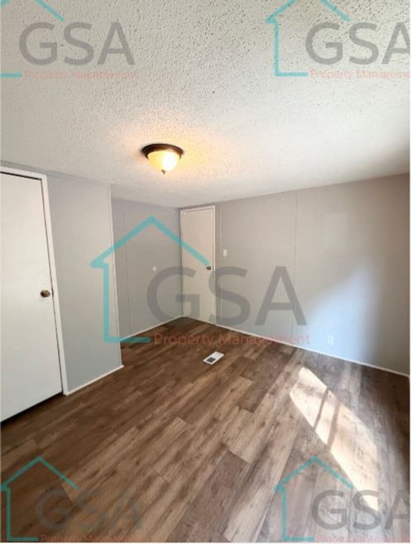 Pelzer Apartment: 304 Chevy Chase Blvd
