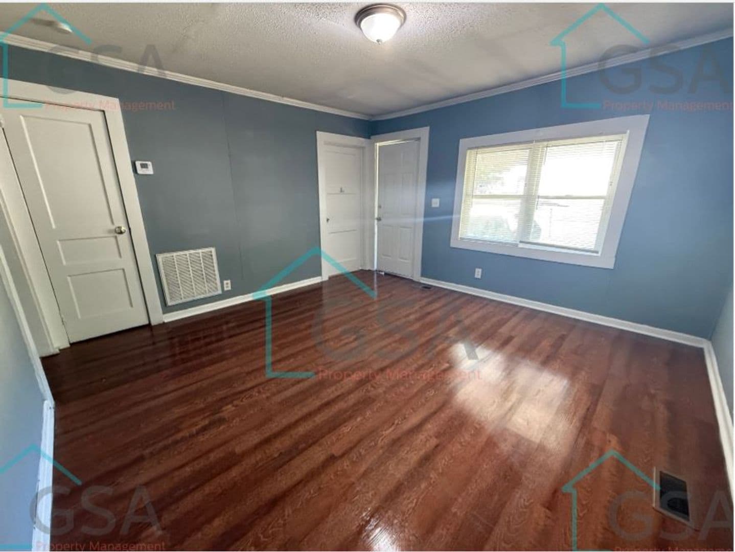 Greenville Apartment: -