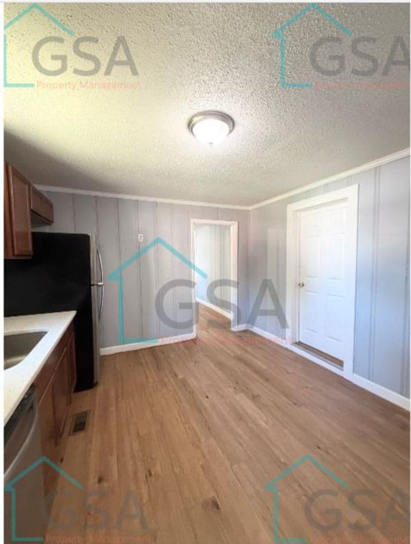 Greenville Apartment: 4113 East North Street