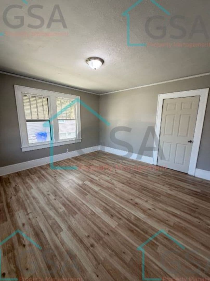 Greenville Apartment: 4113 East North Street