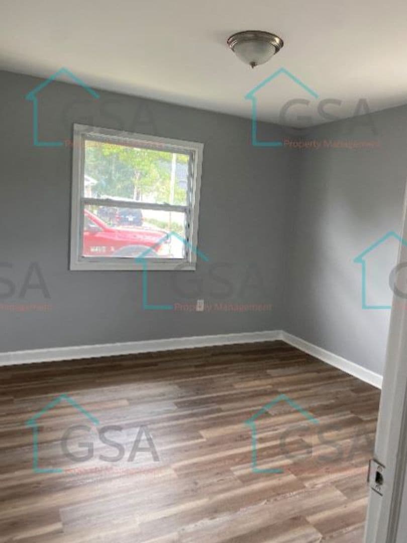 Seneca Apartment: 401 S. Fairplay Street