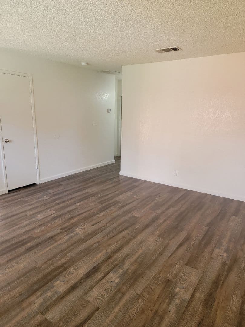 Fresno Apartment: 4294 N Hughes Ave.