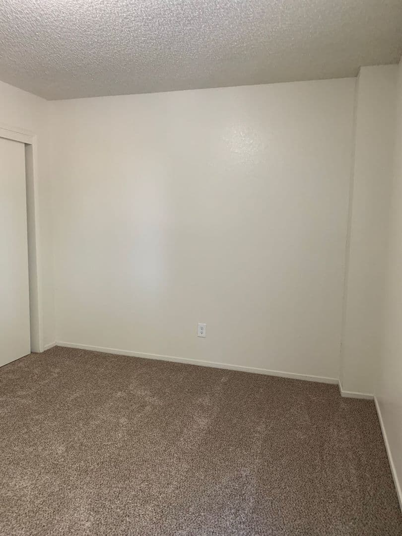 Fresno Apartment: 190 N Willow Ave