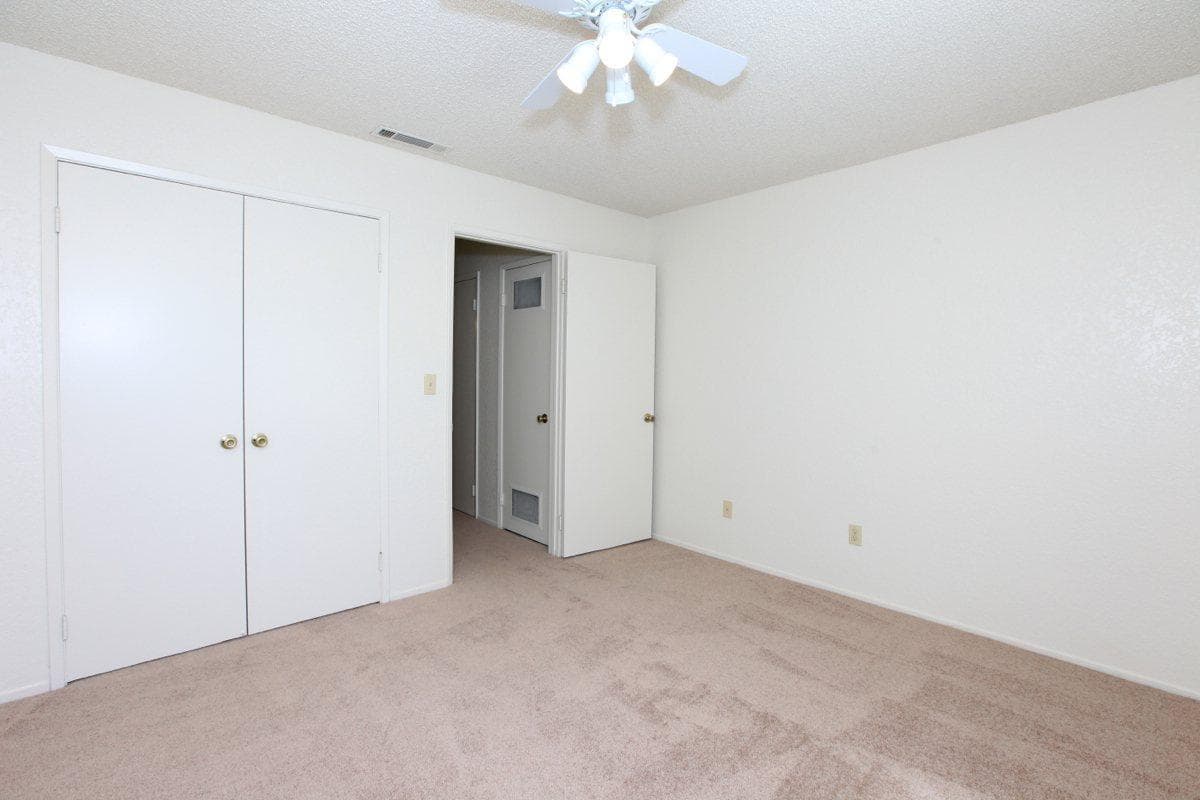 Clovis Apartment: 505 Villa Ave.
