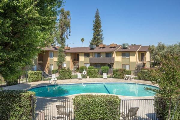 Bakersfield Apartment: 901 W. Columbus Street