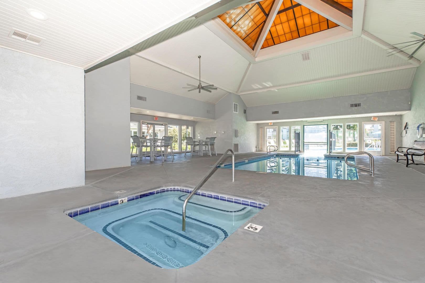 Fresno Apartment: 445 W Nees Ave