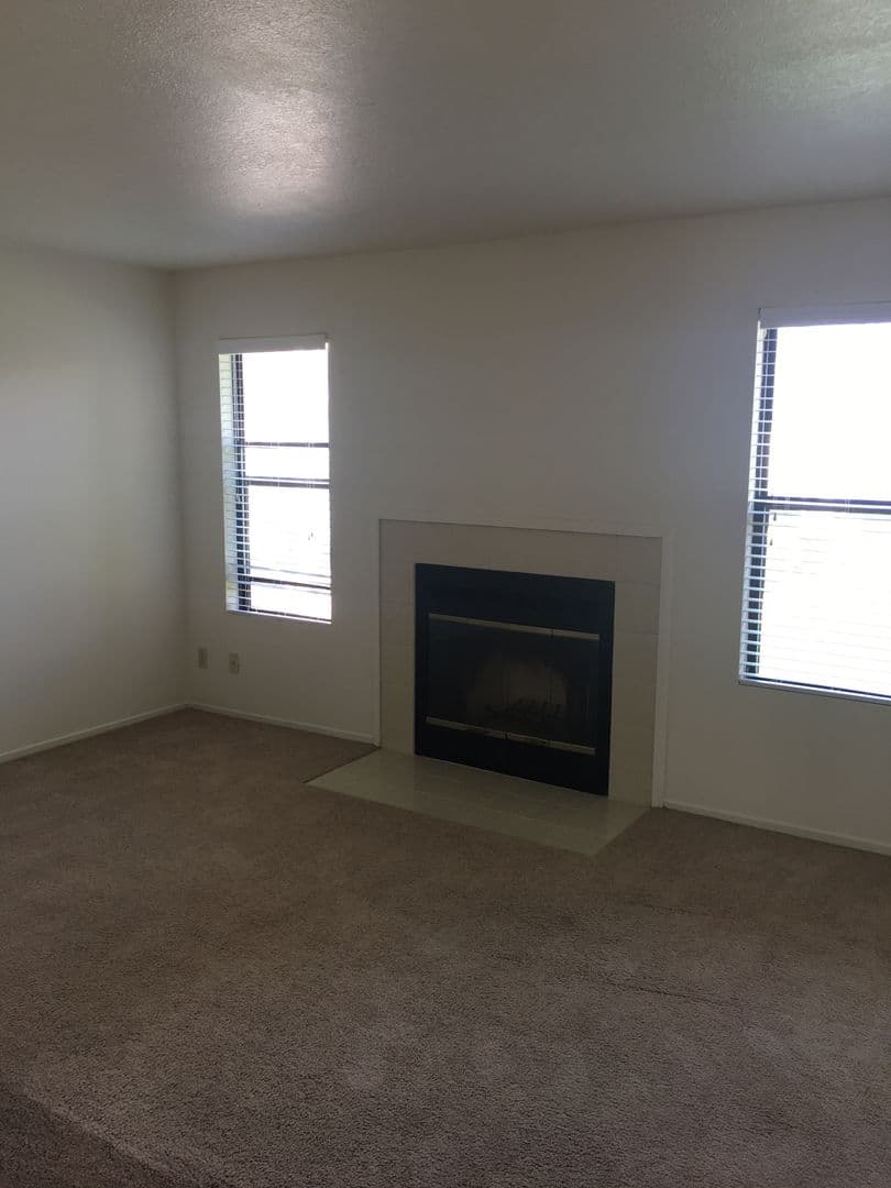 Fresno Apartment: 445 W Nees Ave