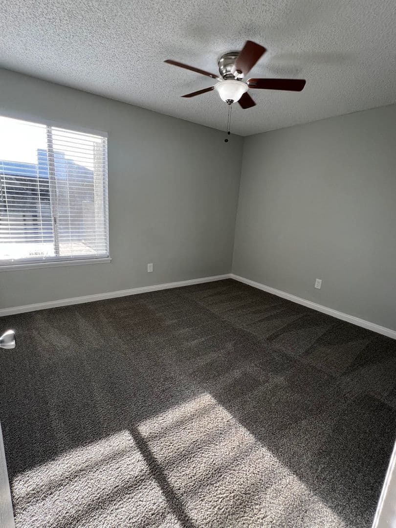 Bakersfield Apartment: 5051 Ming Ave.