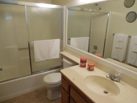 Bakersfield Apartment: 8101 Camino Media