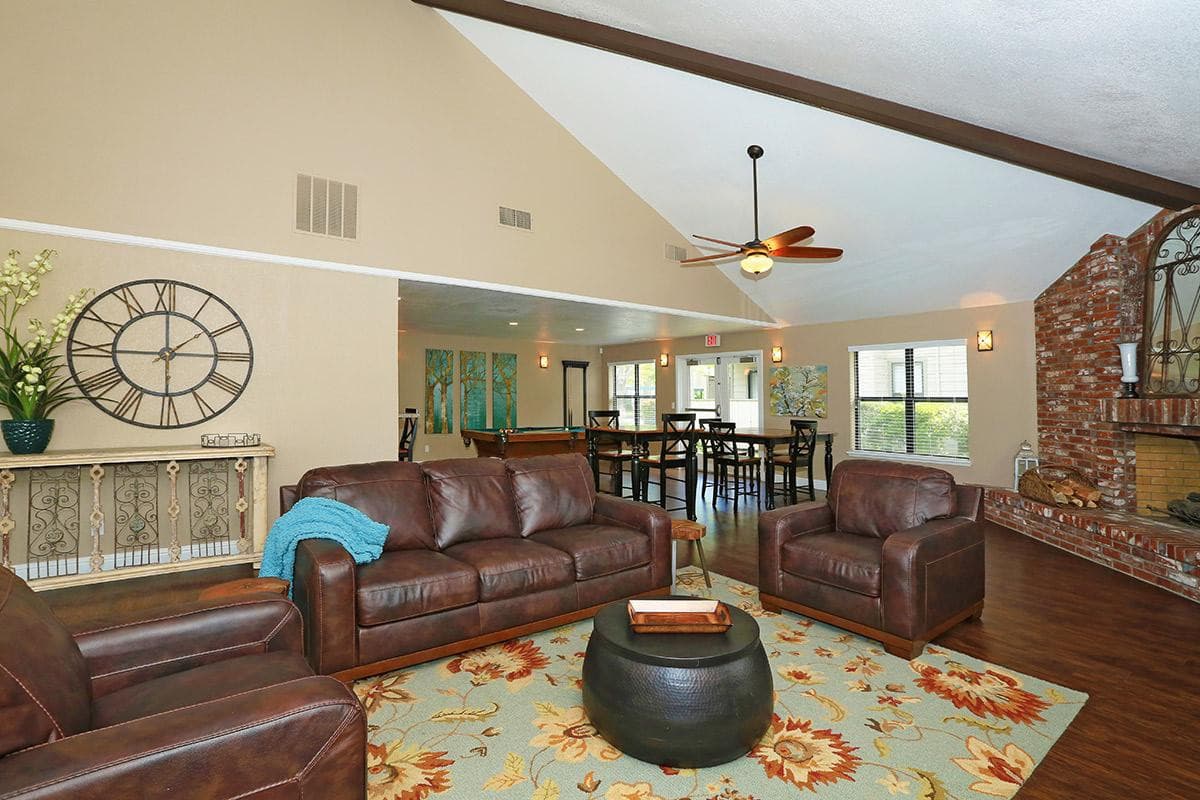 Fresno Apartment: 445 W Nees Ave