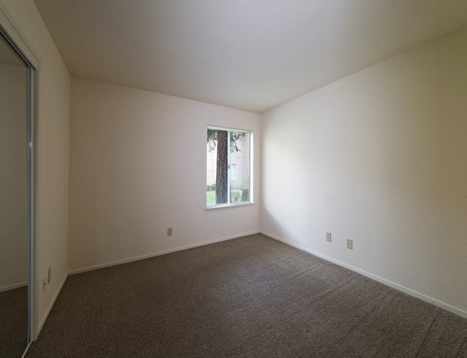 Clovis Apartment: 100 Fowler Ave.
