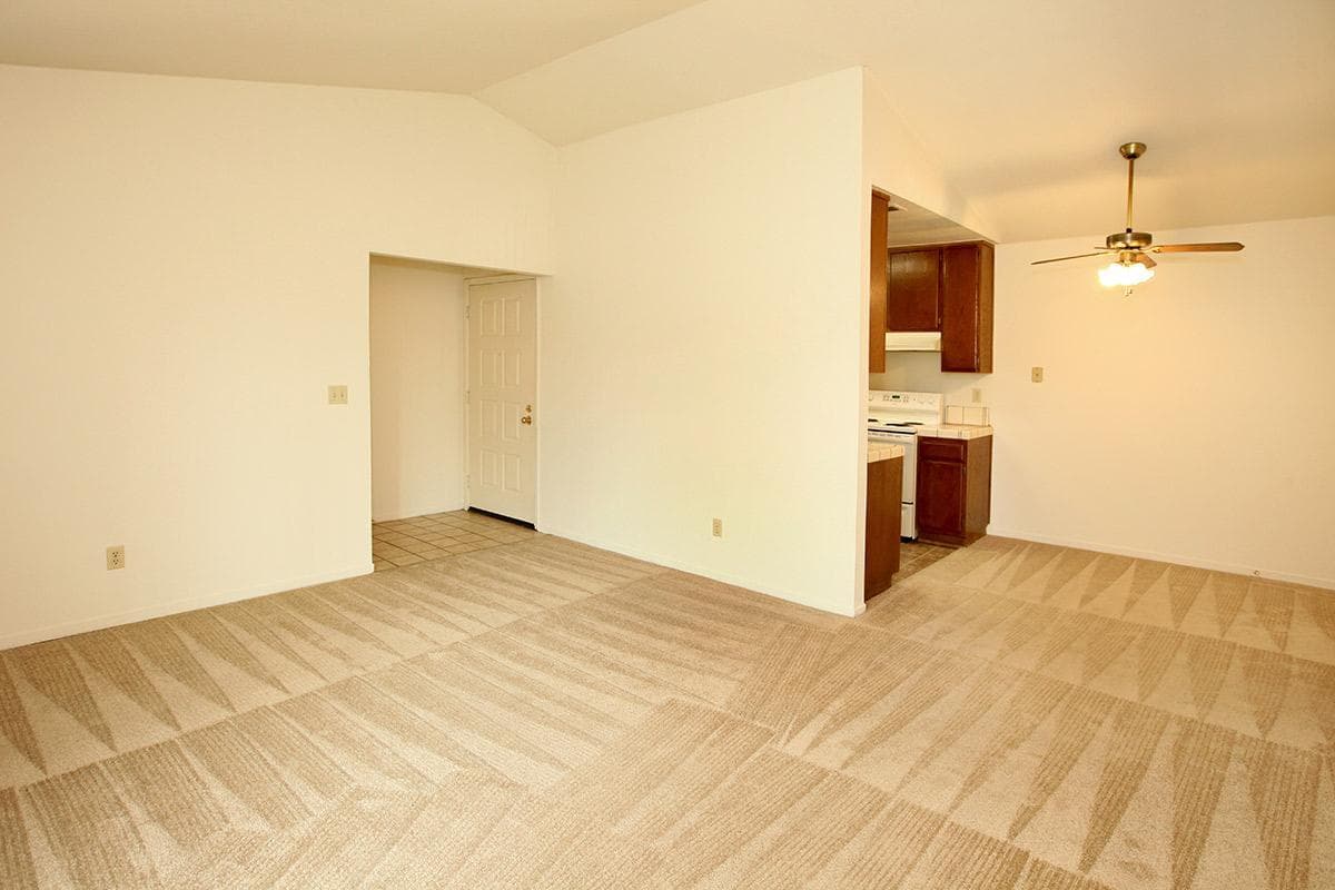Bakersfield Apartment: 8200 Kroll Way