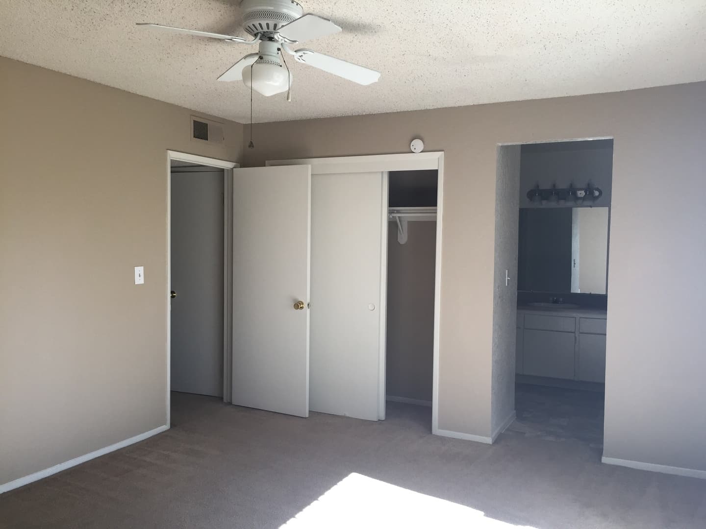 Bakersfield Apartment: 800 New Stine Road