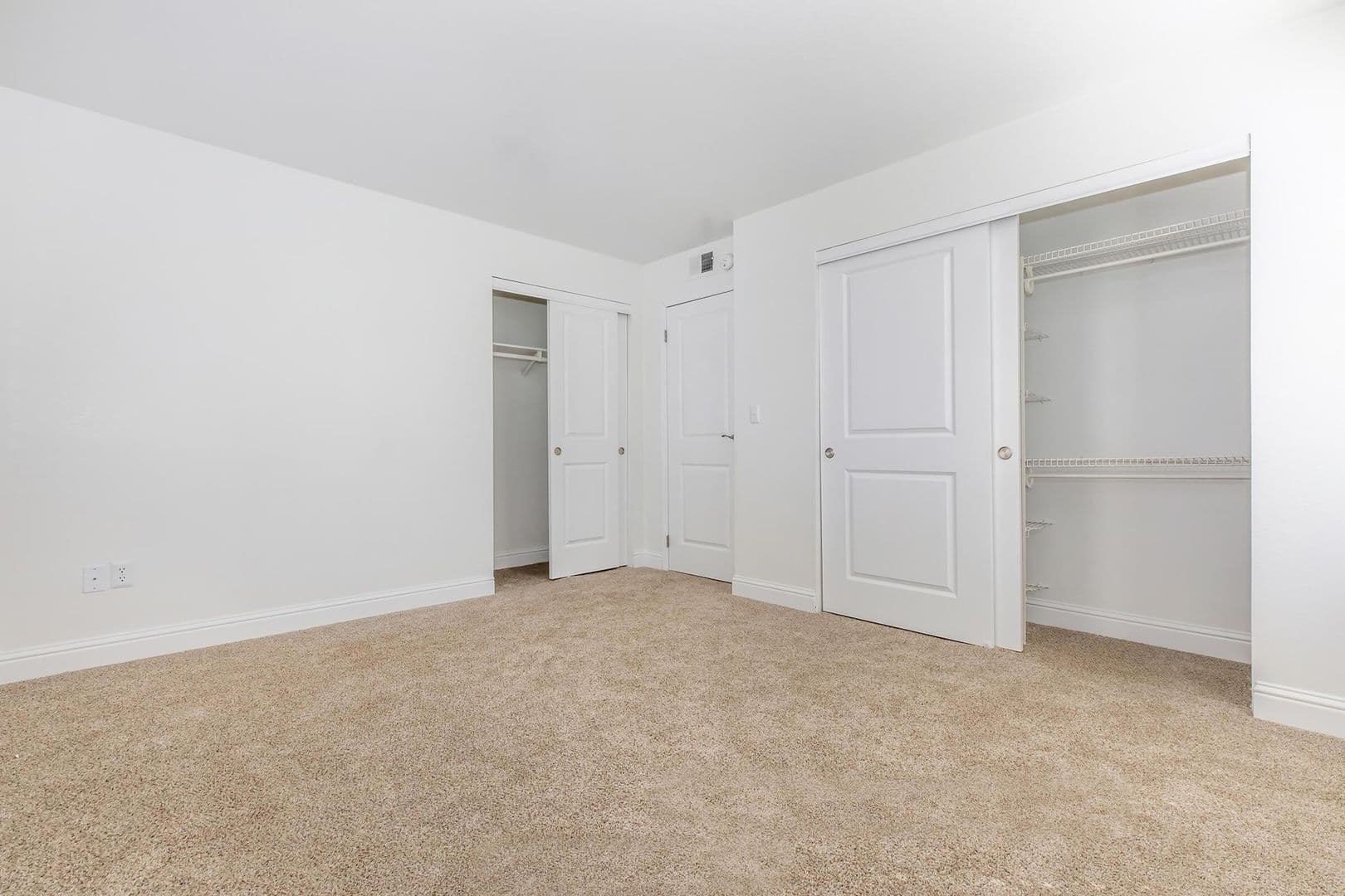 Fresno Apartment: 445 W Nees Ave