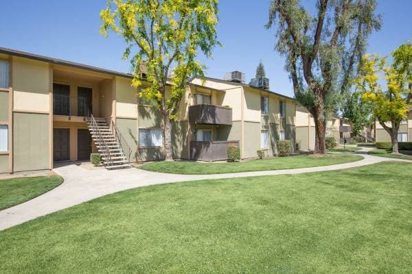 Bakersfield Apartment: 901 W. Columbus Street