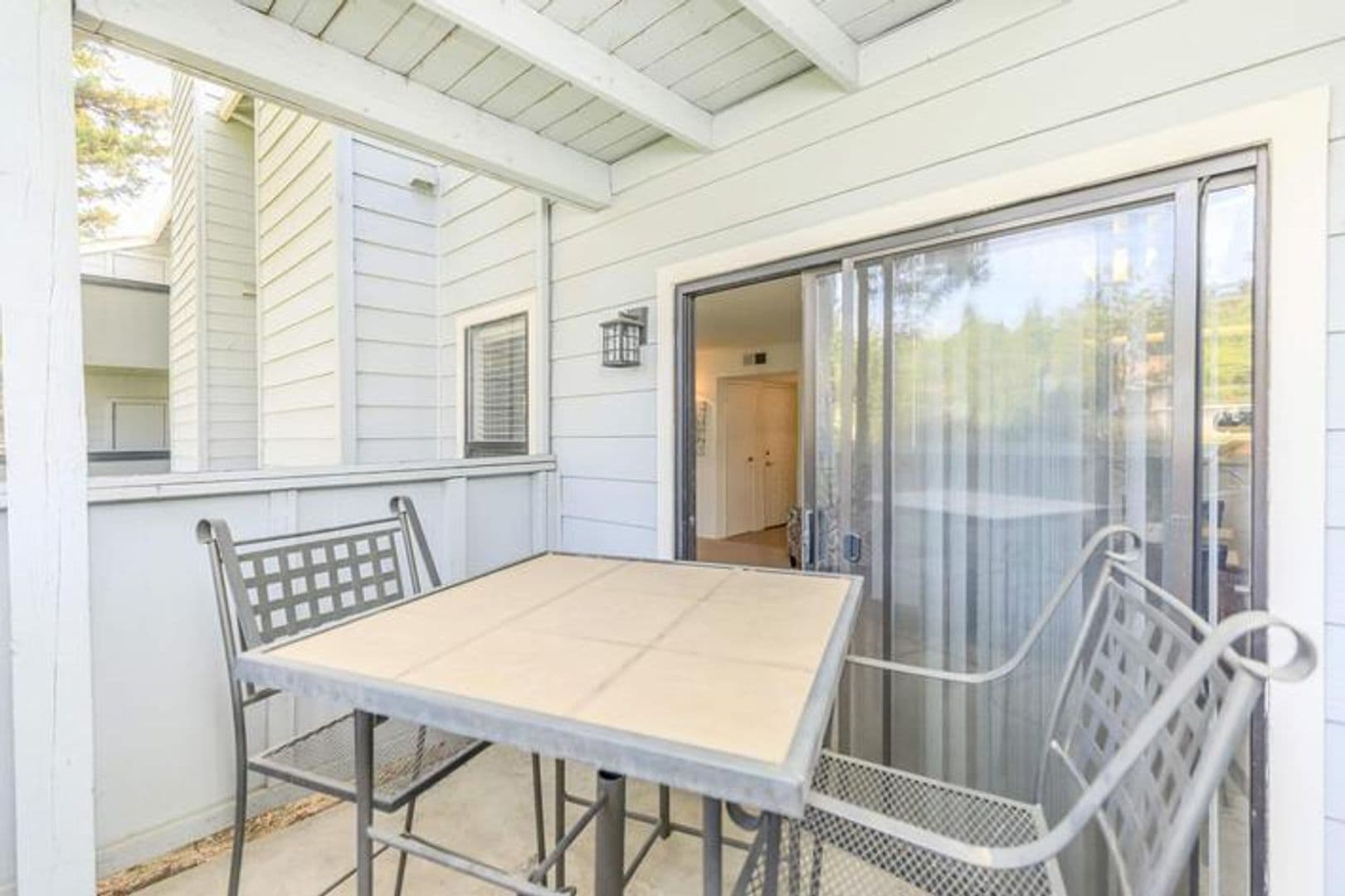 Fresno Apartment: 445 W Nees Ave